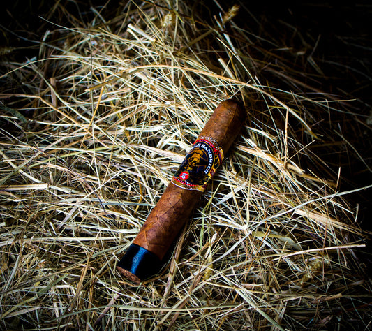 Farm Work Sessions: Espinosa Cigars Knuckle Sandwich Habano Robusto