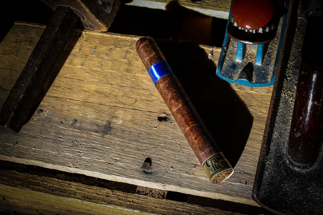 Woodworking Sessions: Crowned Heads Cigars Azul Y Oro Limited Edition