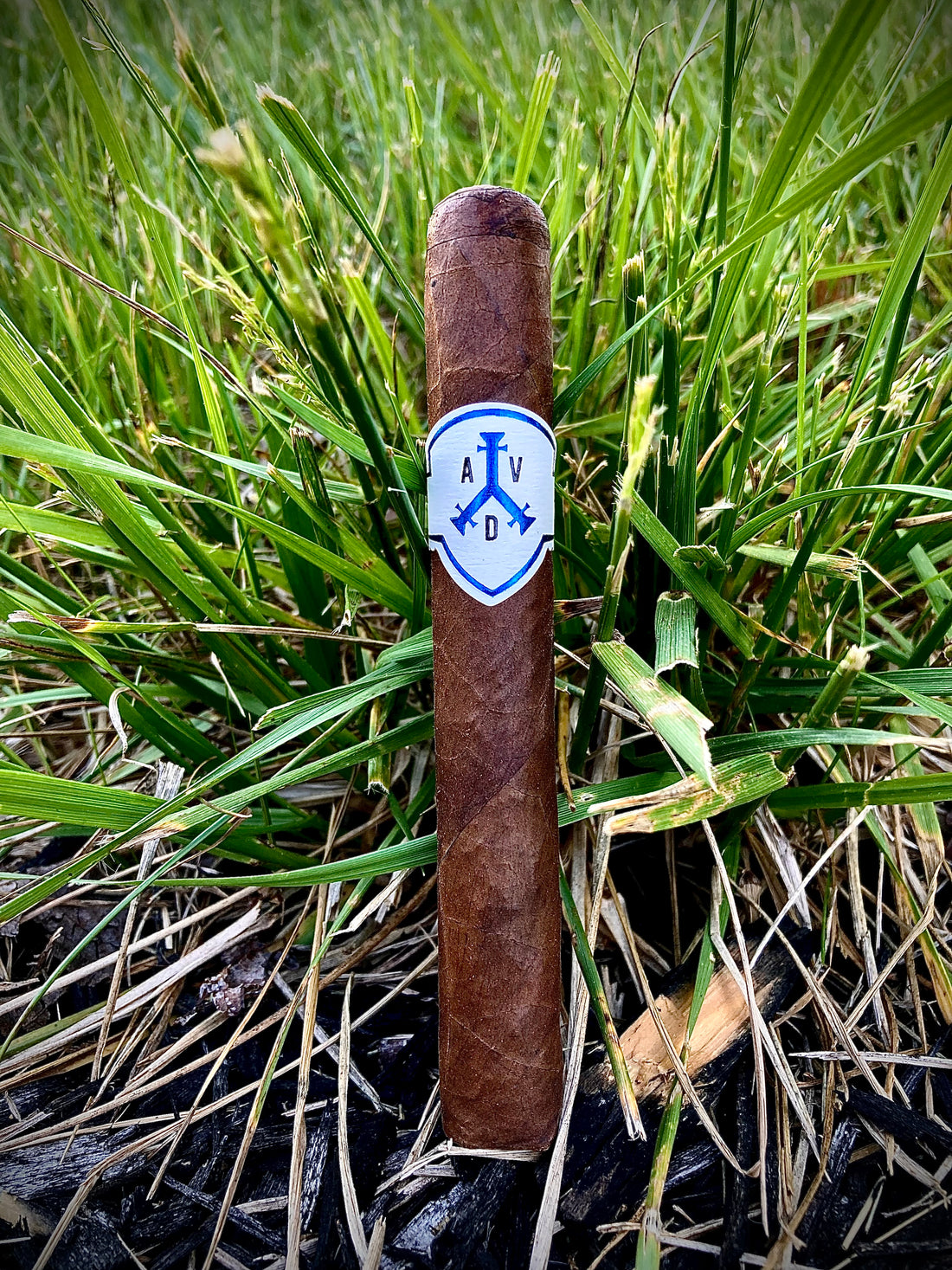Yard Work Sessions: ADVentura Cigars The Navigator Pinzon