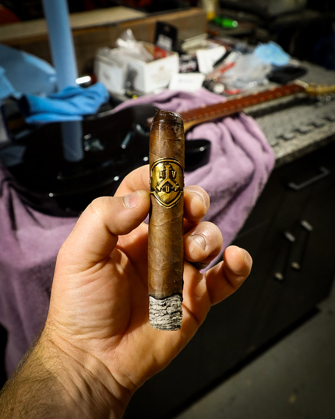 Cigar Review: Adventura Cigars The Royal Return: King’s Gold Robusto