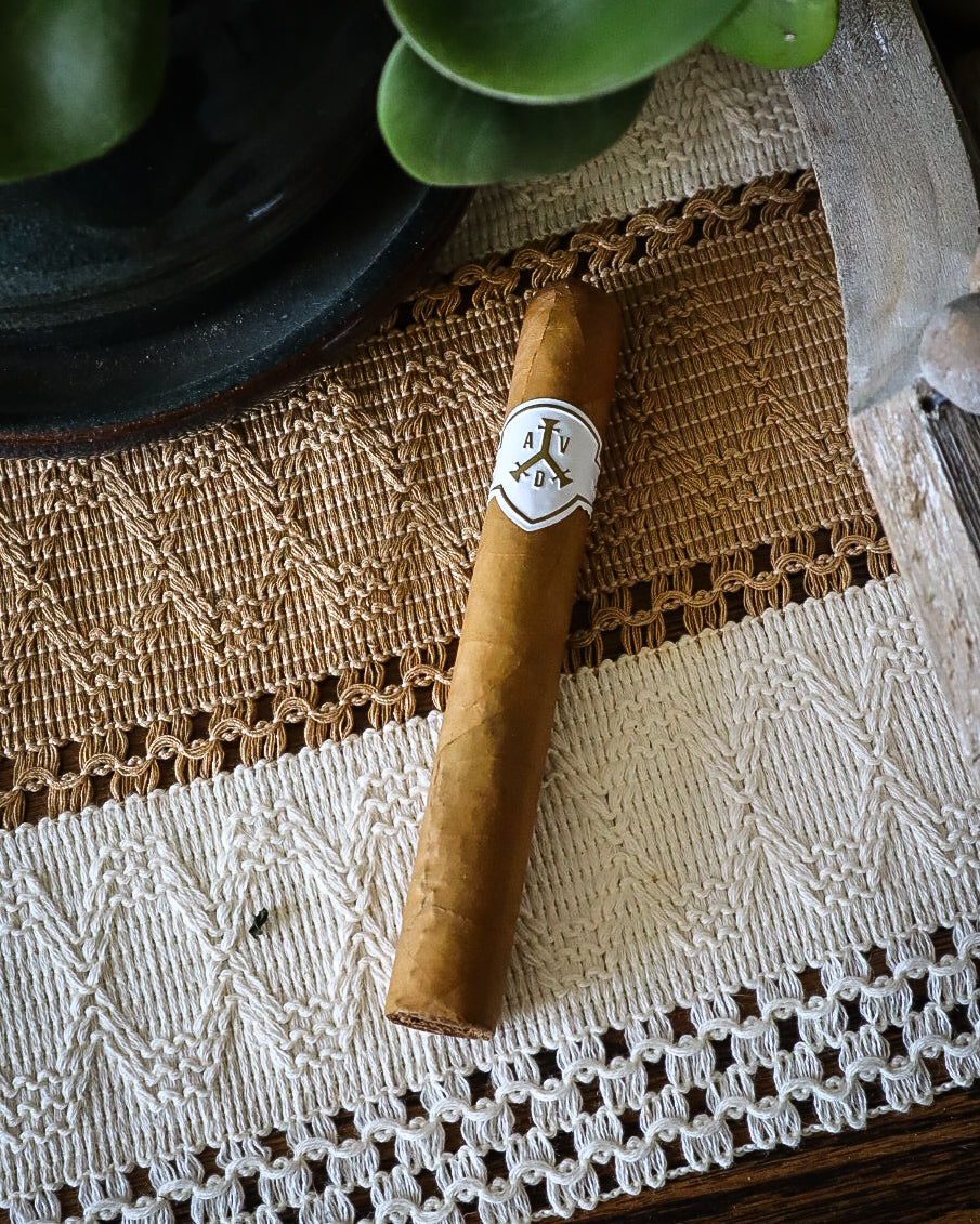 Adventura Cigars The Royal Return: Queen’s Pearl